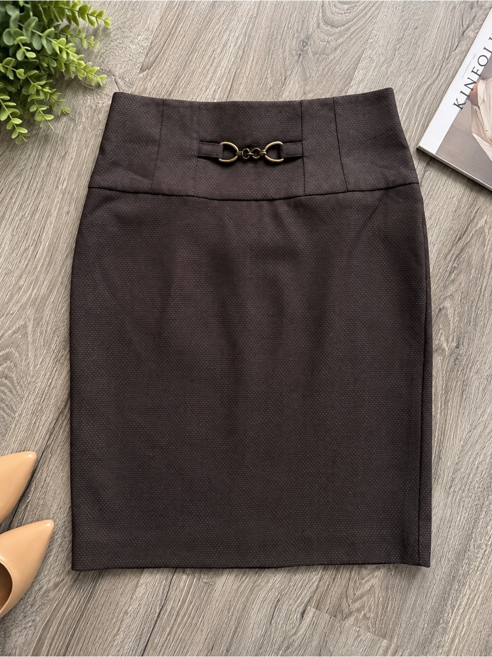 New York Clothing Co Brown Textured Pencil Skirt Gold Hardware Size 10